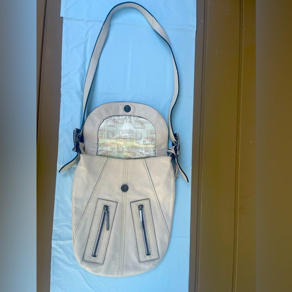 Guess messenger bag envelope style - Picture 7 of 14